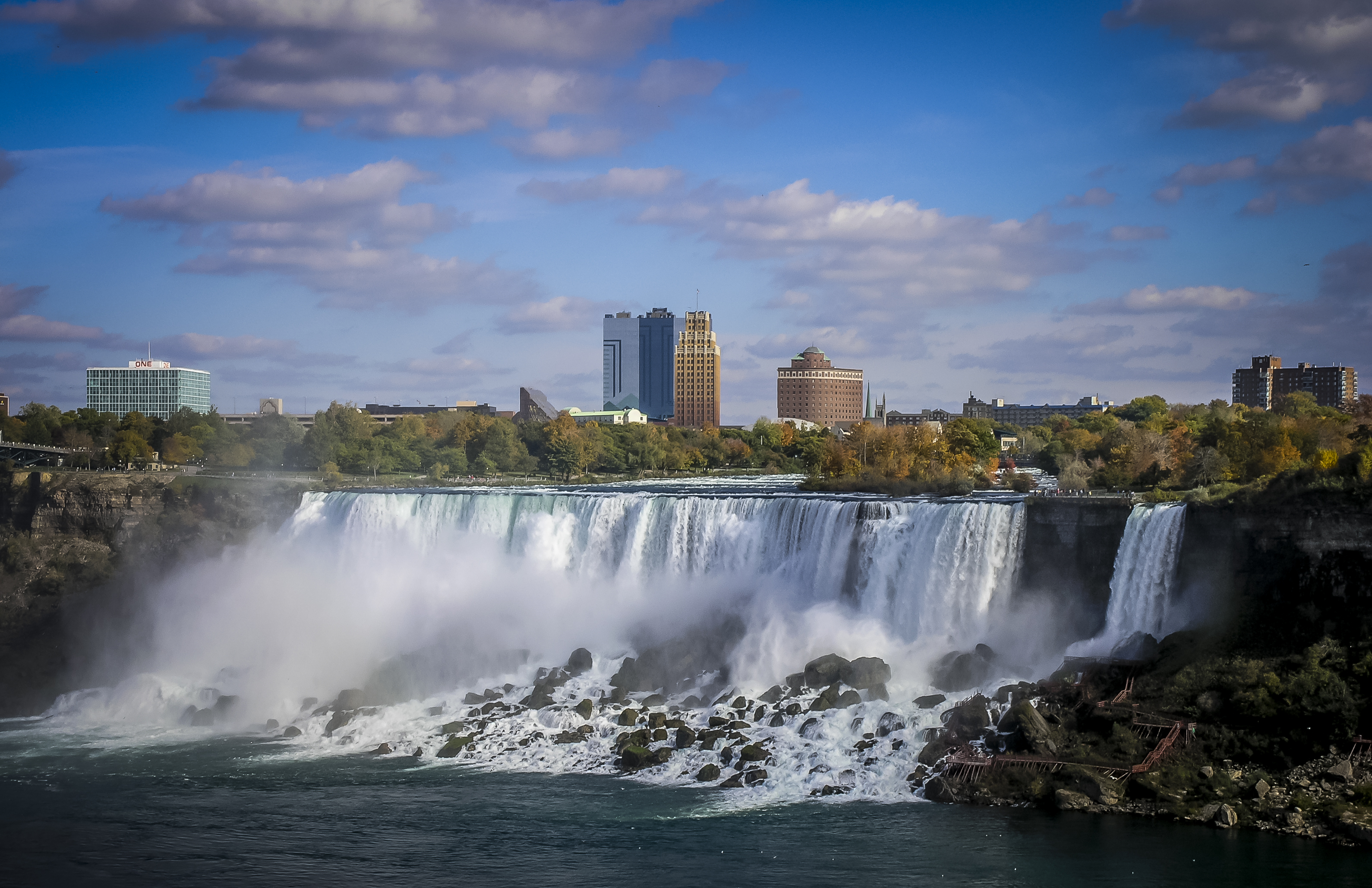 10_30_05_Niagara_Falls_-_American_Side__02.jpg