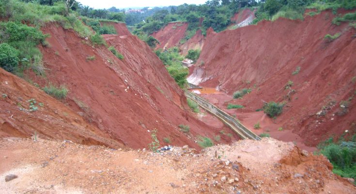 Gully-Erosion.jpg
