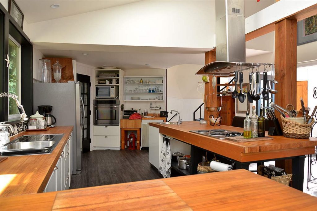 kitchen_view_inside.jpg