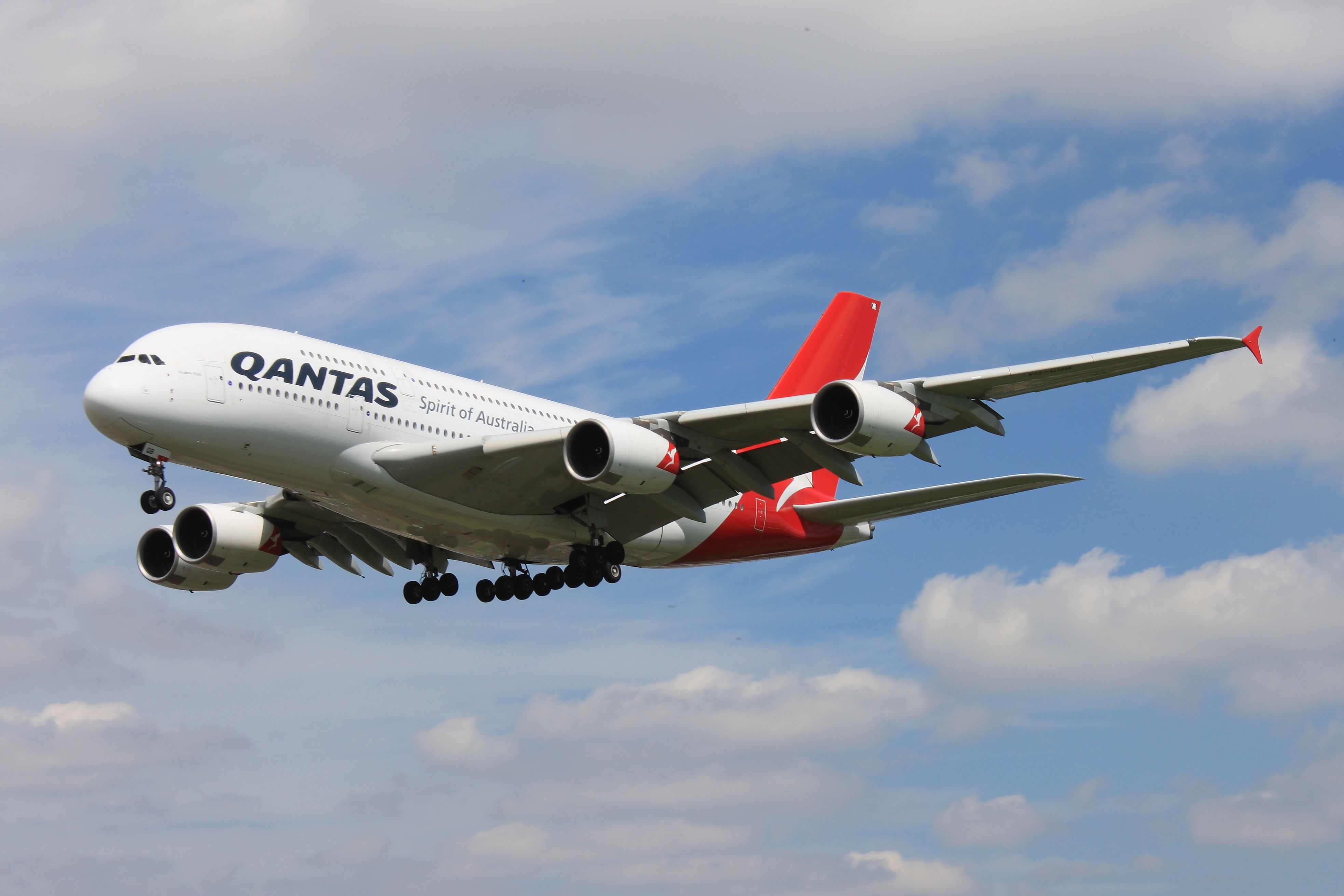 Аэробус картинка. Эйрбас 380. Самолёт Аирбас а380. A380 Qantas Cargo. Эрбас а380 Аэрофлот.