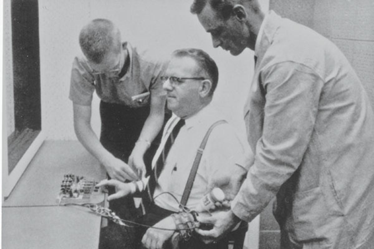 milgram-experiment.jpg