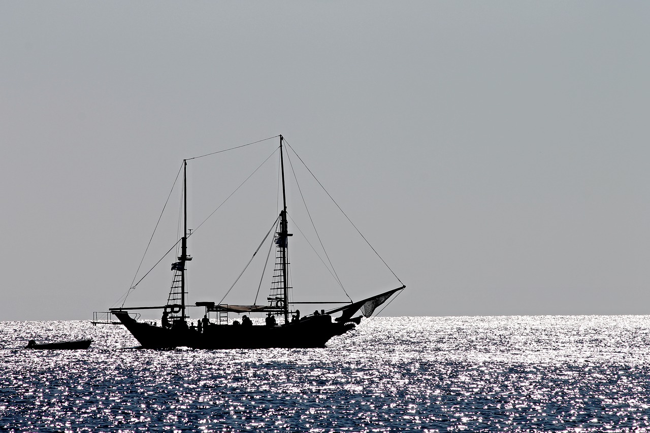 sailing-vessel-3061408_1280.jpg