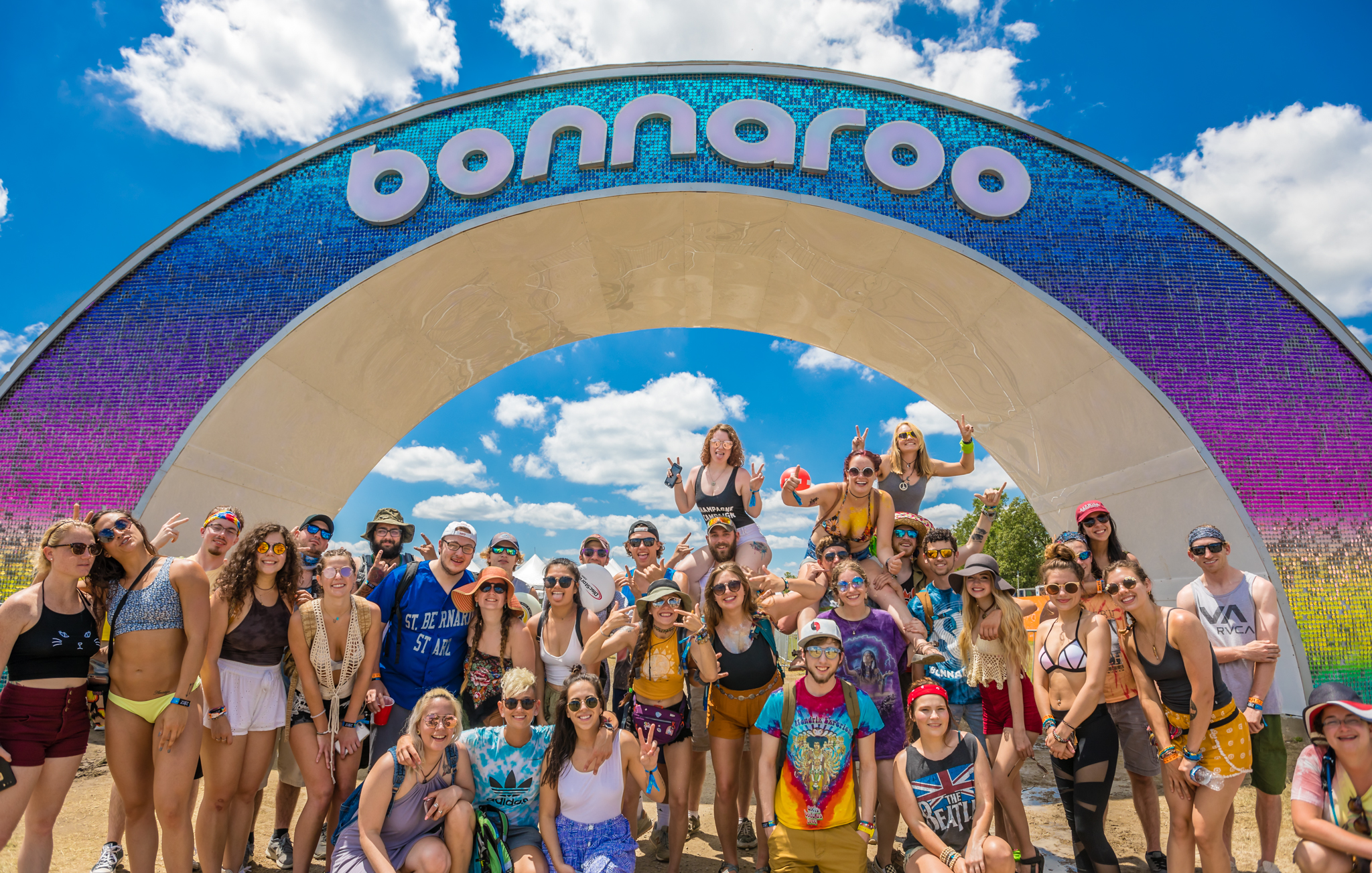 1514919180FriendsunderTheArchBONNAROO2017photobyaLIVECoverage1.jpg