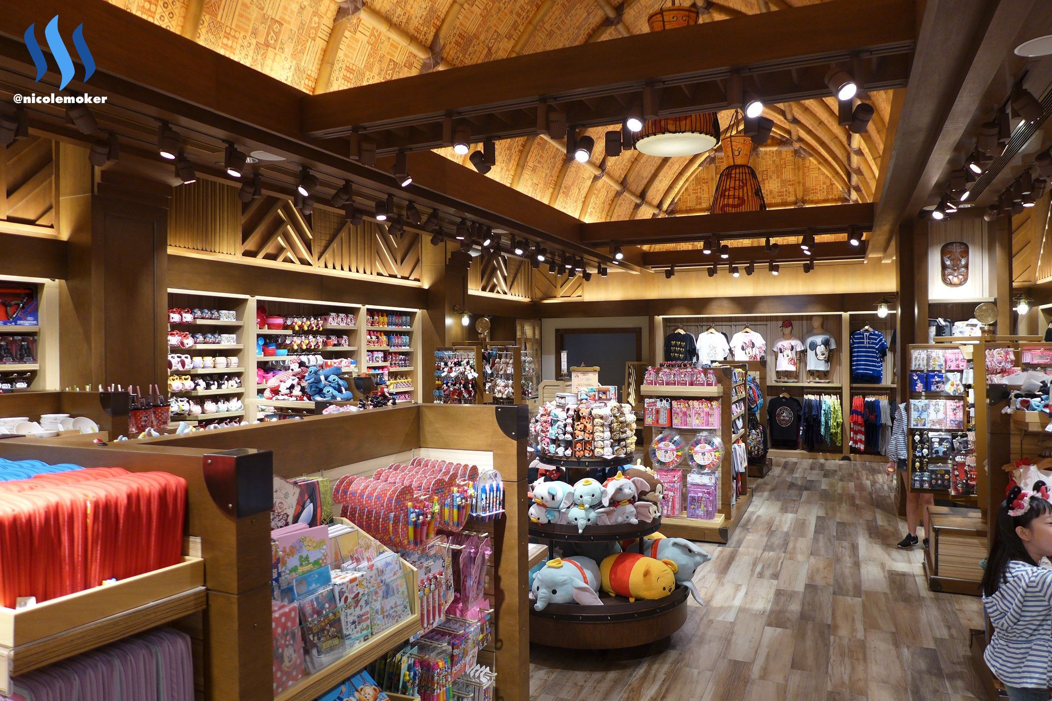 Disney_Explorers_Lodge_Trading_Post_201706-1.jpg