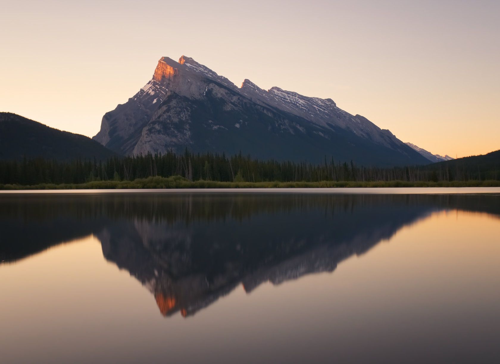 20170606-044311-sunrise-vermilion-lakes-banff-1680-85.jpg