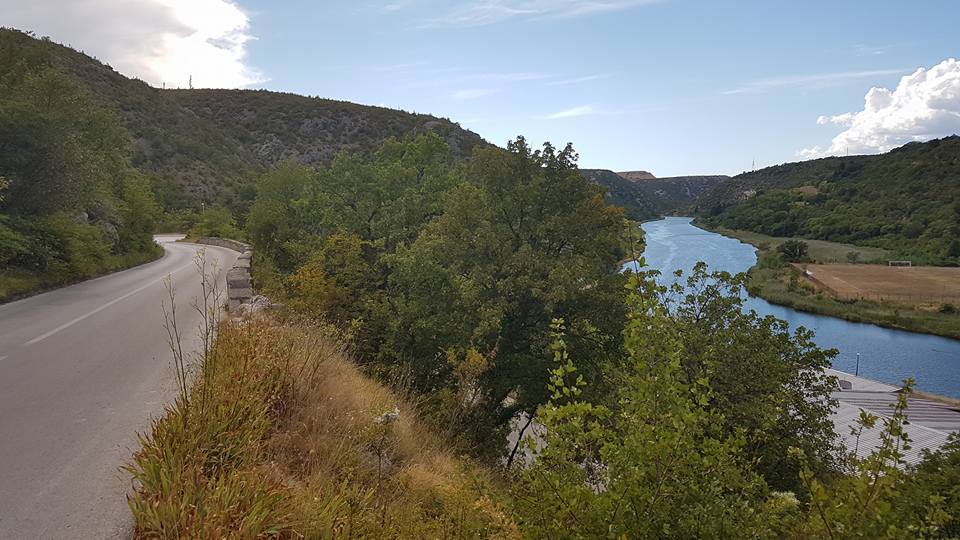 20292887_1520141384675076_5073193137976196052_n.jpg