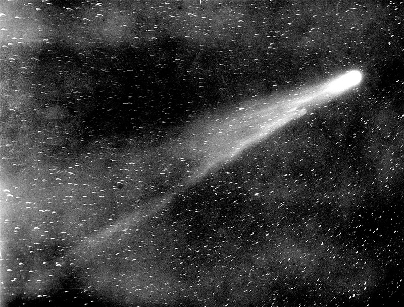 Halley's_Comet,_1910.JPG