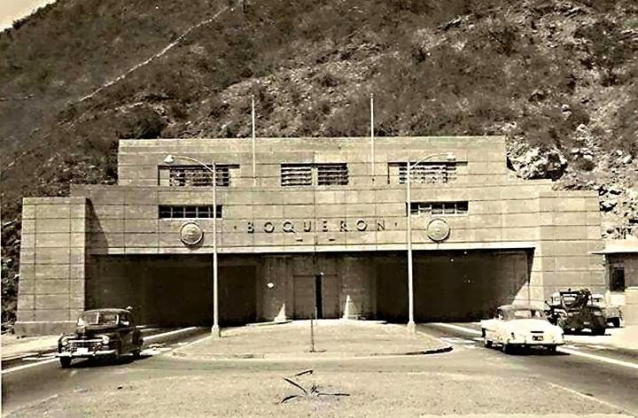 Boqueron uno de la carretera Caracas - La Guaira.jpg