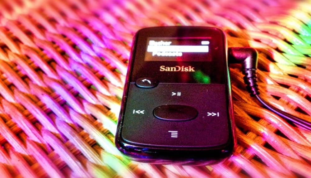 can you download podcasts to a sansa sandisk