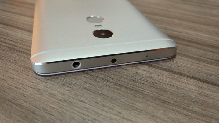 7-Xiaomi-Redmi-Note-4-hands-on-picture.jpg