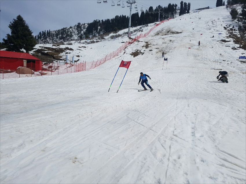 Screenshot-2018-2-24 Skiing completion gets underway in Malam Jabba.png
