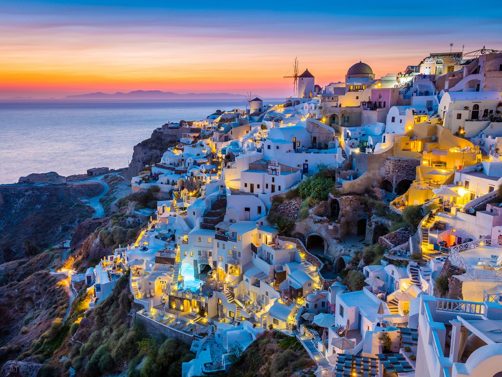 oia-santorini-greece-cr-alamy.jpg