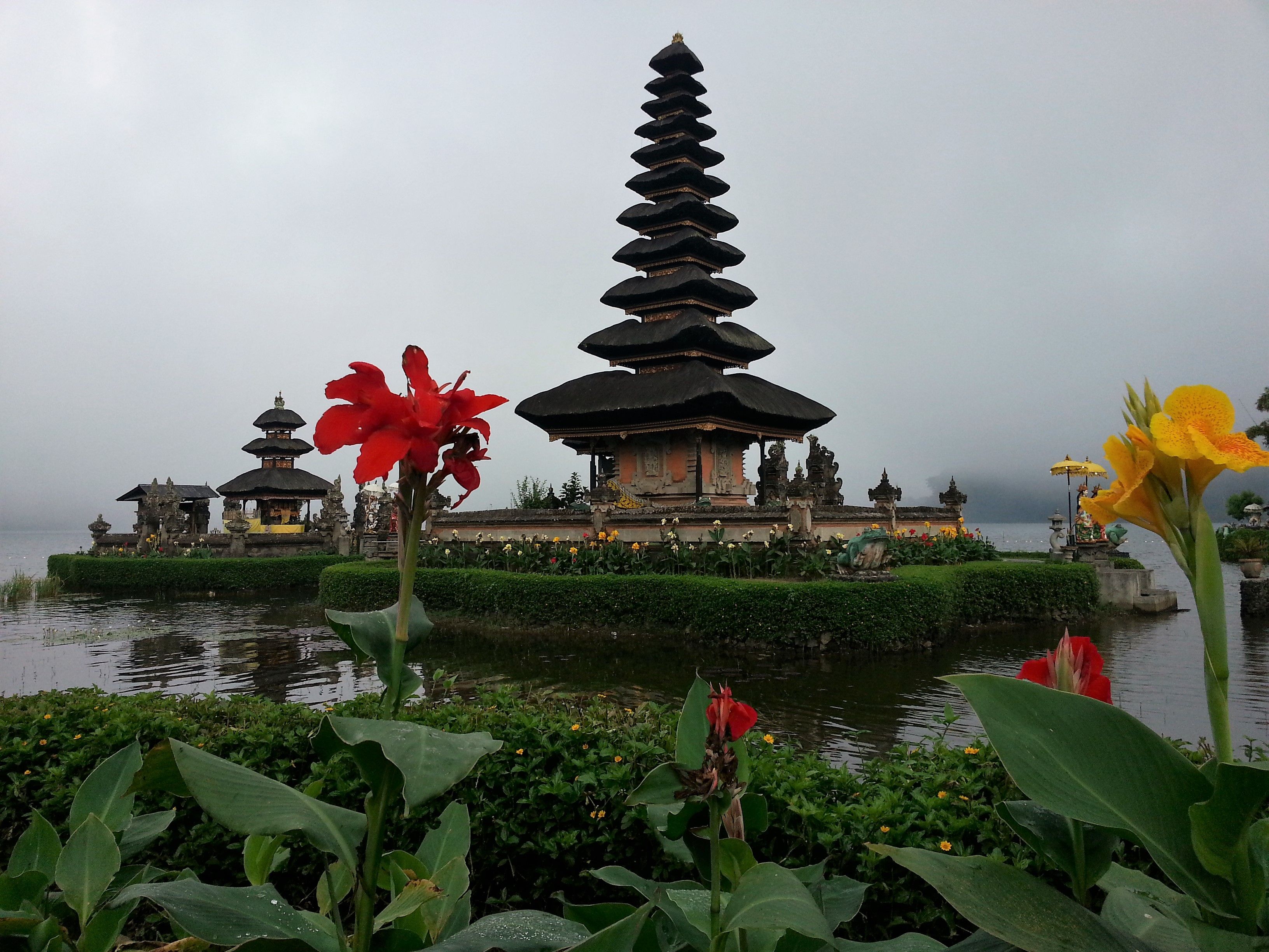 The Ulun Danu Beratan Temple Floating Temple Steemit