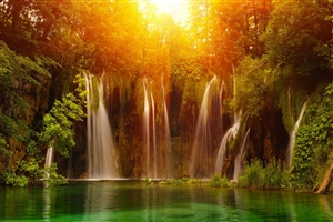 Amazing_Nature_Waterfall_Background_Wallpaper.jpg