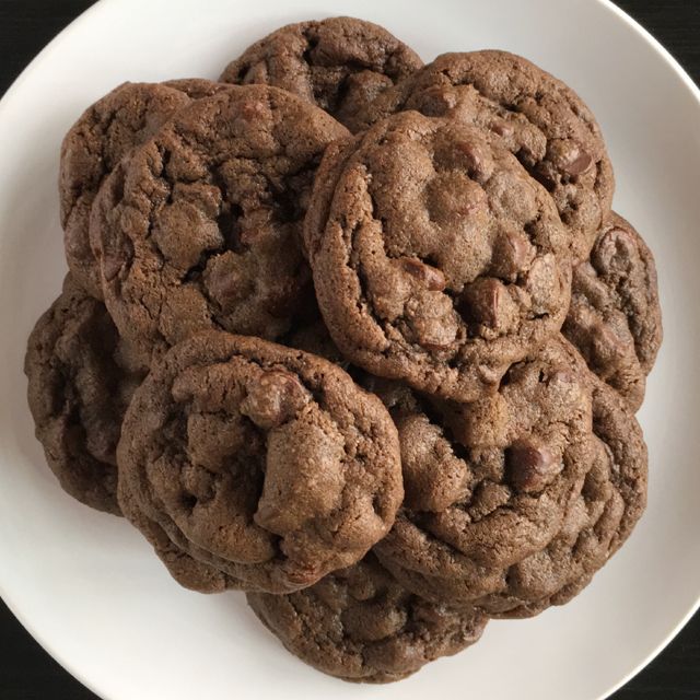 chocolate-chocolate-chip-cookies-640x640.jpg