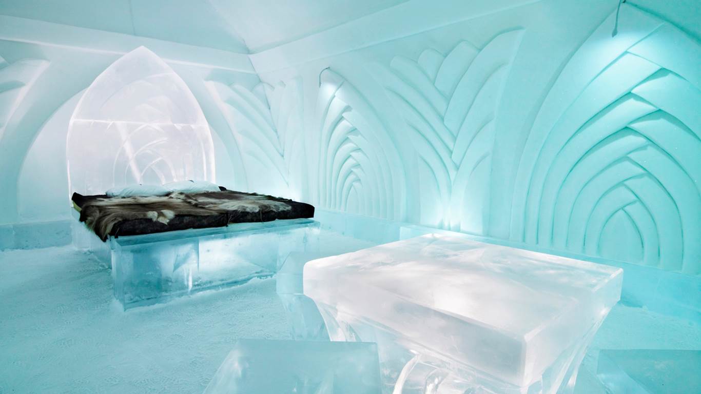 Ice-Hotel-in-Jukkasjarvi-Sweden2.jpg