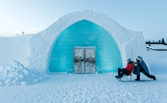 swedish-lapland-icehotel-entrance-kick-sled-gte-mid_6b1d597bc672acdb8b17c327086c48a5.jpg