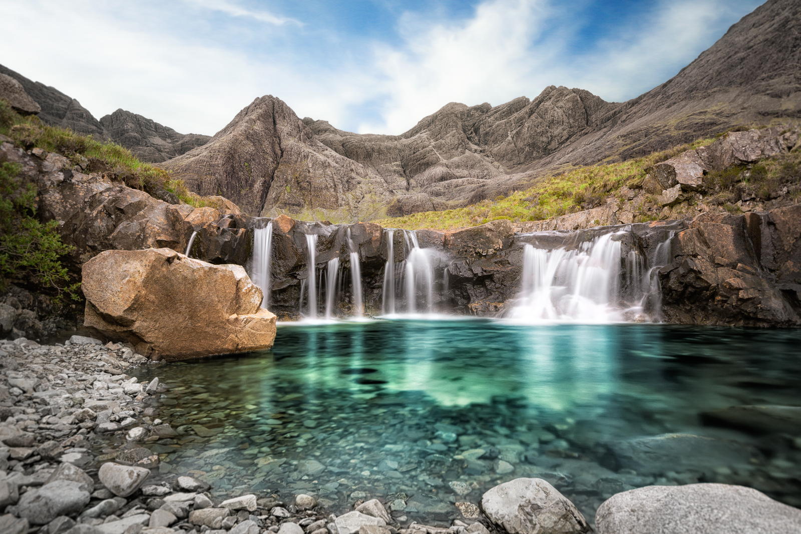 fairy-pools-isle-of-skye-scotland-extreme-thing-for-outdoor-holiday-adventure-9.jpg