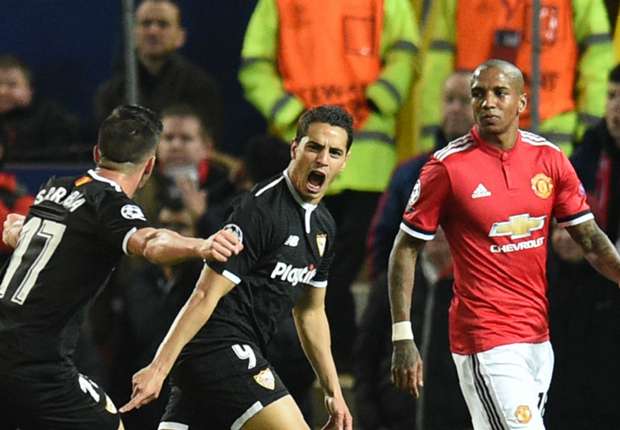 wissam-ben-yedder-ashley-young-sevilla-man-utd-13032018_kul7qqkrlker1mfmavnshwhl8.jpg