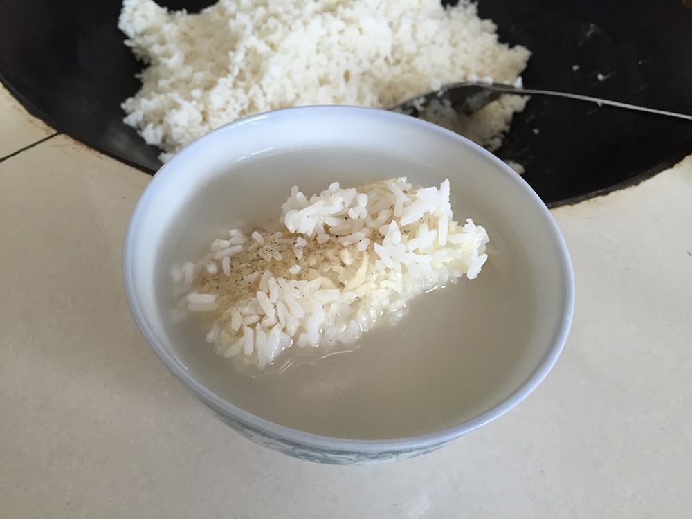 Rural delicious crispy rice porridge 美味的乡村锅巴粥.jpg