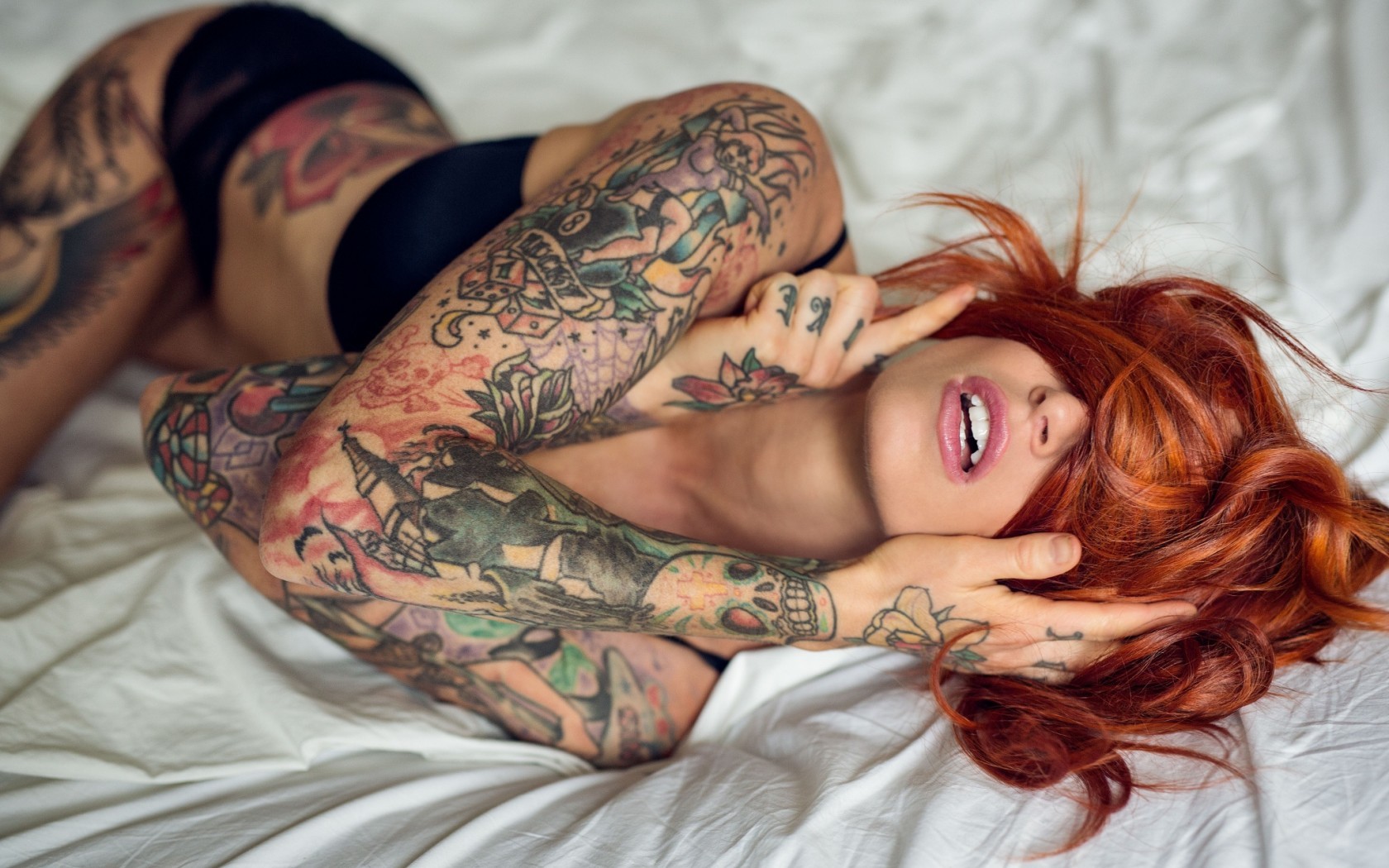 women-redhead-tattoo-pattern-hand-finger-leg-arm-chest-human-body-326988.jpg