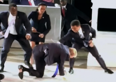 Trump-look-alike-assassinated-onstage-at-Shakespeare-in-the-Park.png