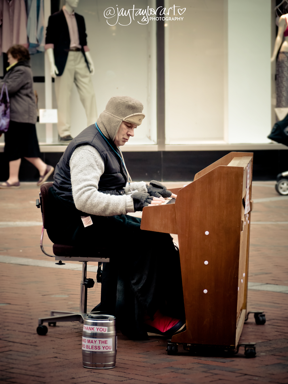 reading-street-pianist.jpg
