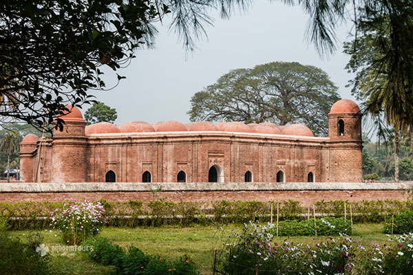 sixty-dome-mosque-600-o.jpg