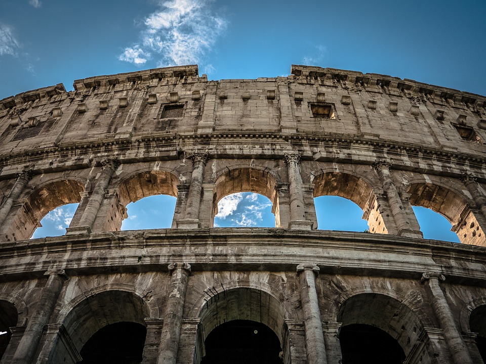 colosseum-1799672_960_720.jpg