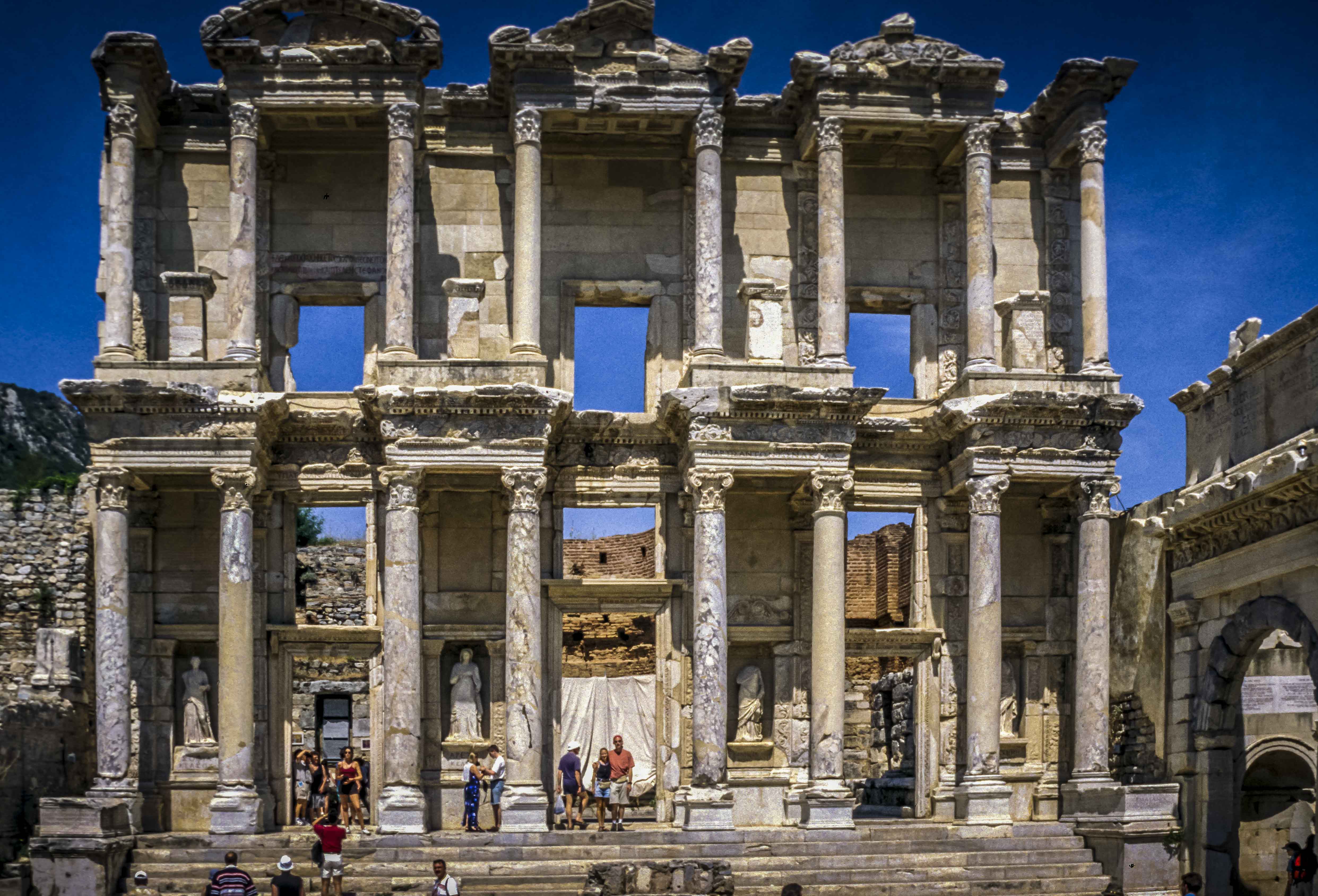 Ephesus_-_Layne_and_Kendra_01.jpg