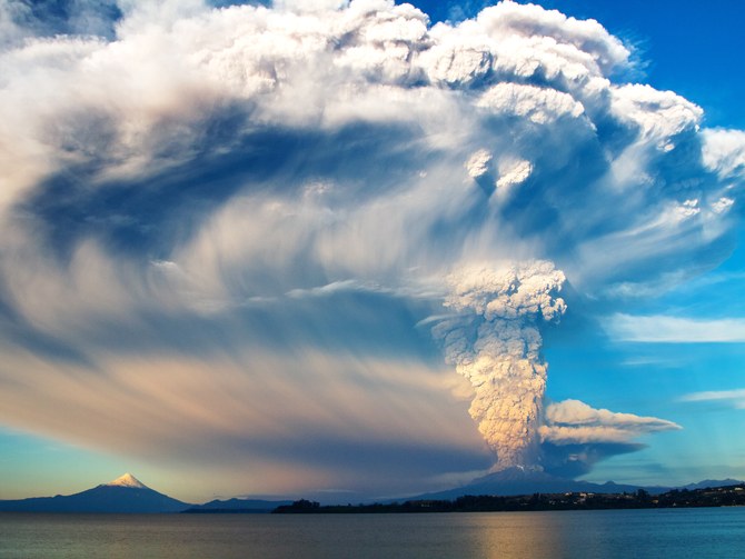 Calbuco-Volcano-TA-472312286.jpg