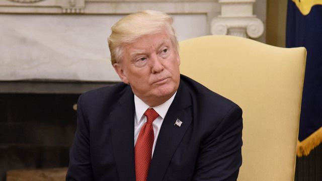 President Donald Trump meets with President Juan Manuel Santos of Colombia in the Oval Office_22062411_ver1.0_640_360.jpg