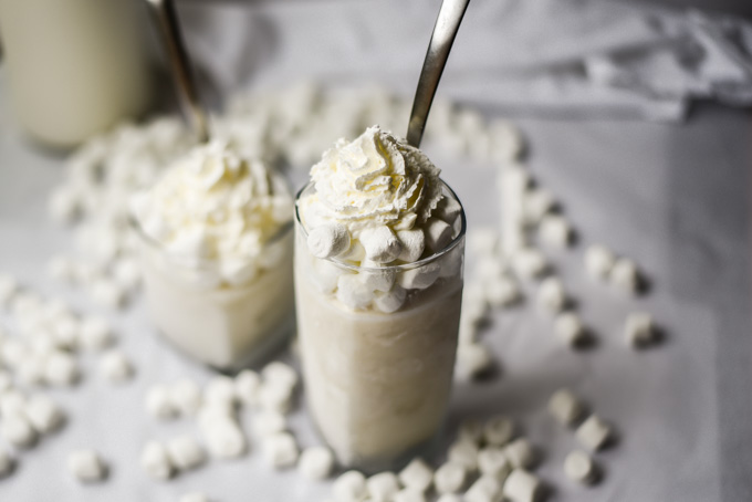 Easy Vanilla Marshmallow Milkshakes (8).jpg