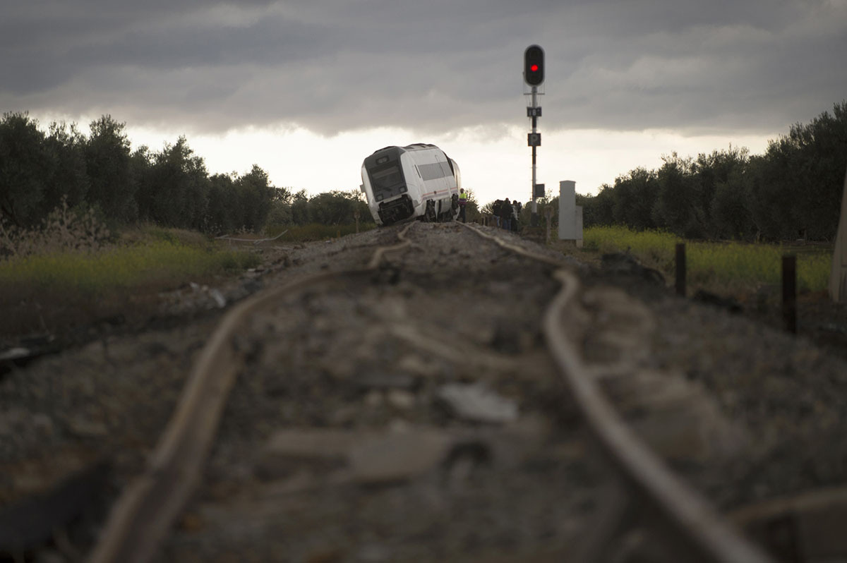 A derailed train.jpg