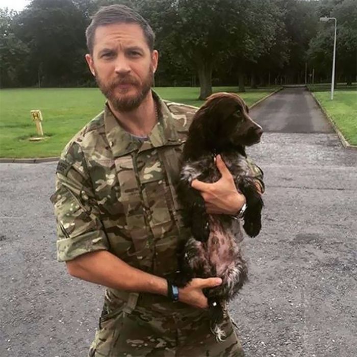 love-for-dogs-tom-hardy-22-59bf8272d9c3b__700.jpg