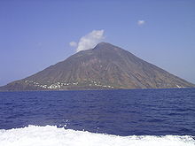 220px-Stromboli1.JPG