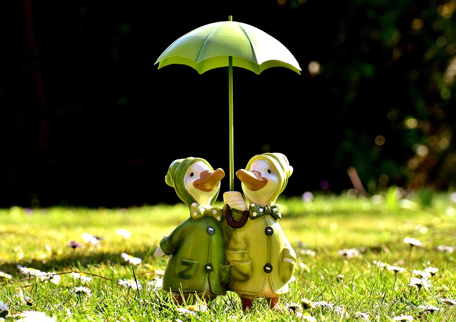 둘이서 우산.png