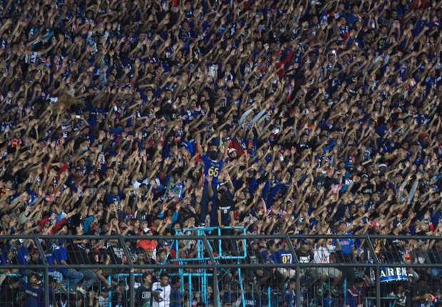 aremania-arema-fans-arema-cronus_1rh2fvp2q2hpy1ll3ivo473wux.jpg