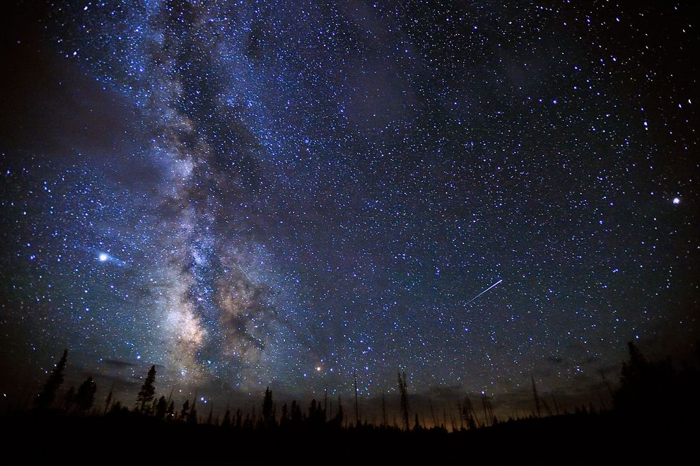 taurid-meteor-shower-peaking-november-2011_43089_990x7421.jpg
