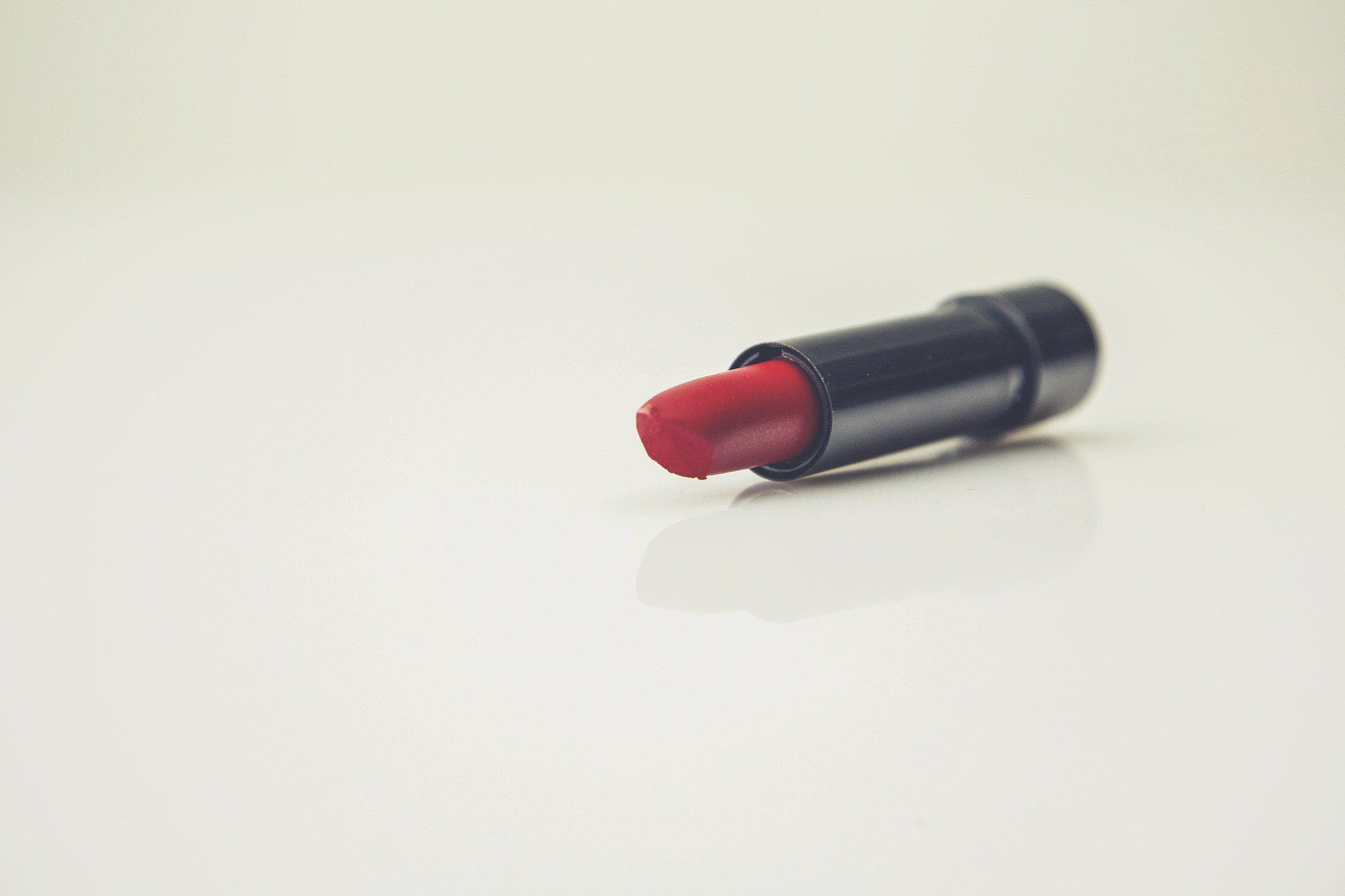 lipstick-605298_1920.jpg