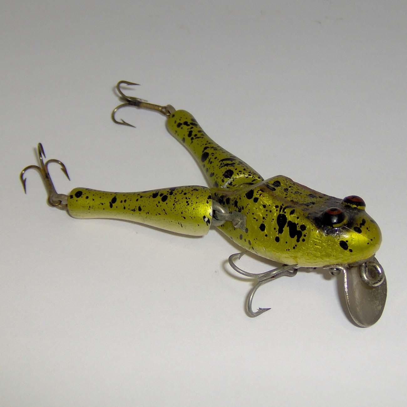 VINTAGE PAW PAW BAIT CO. WOTTA FROG WOOD FISHING LURE - REALLY