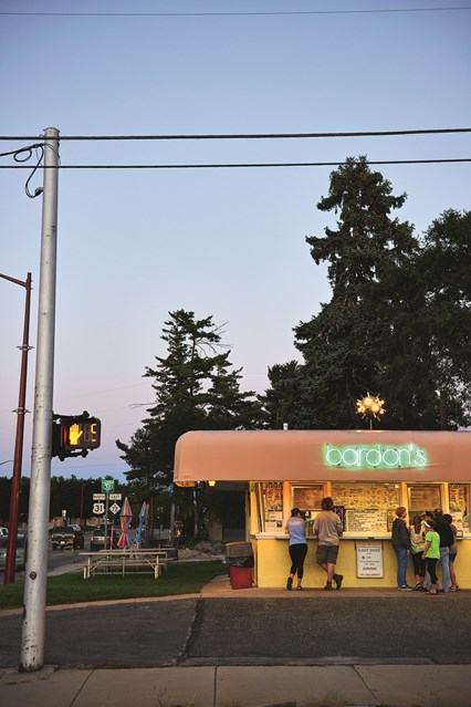 bardon's wonder-freeze-ice-cream-shop-traverse-city-michigan-conde-nast-traveller-21sept17-ulf-svane_426x639.jpg