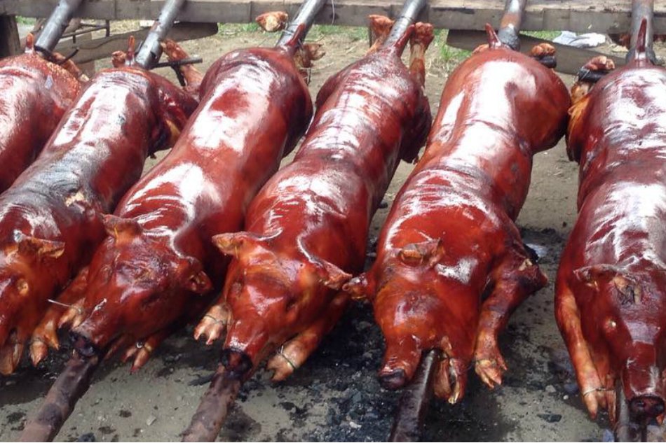 LECHON.jpg