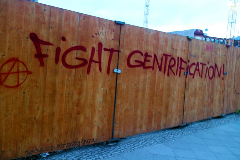 fight-gentrification@friendly-fenix.jpg