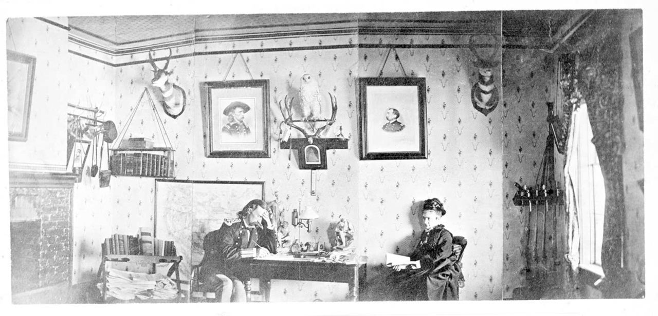1280px-George_Armstrong_Custer_and_wife_Fort_Lincoln_Dakota_Territory.jpg