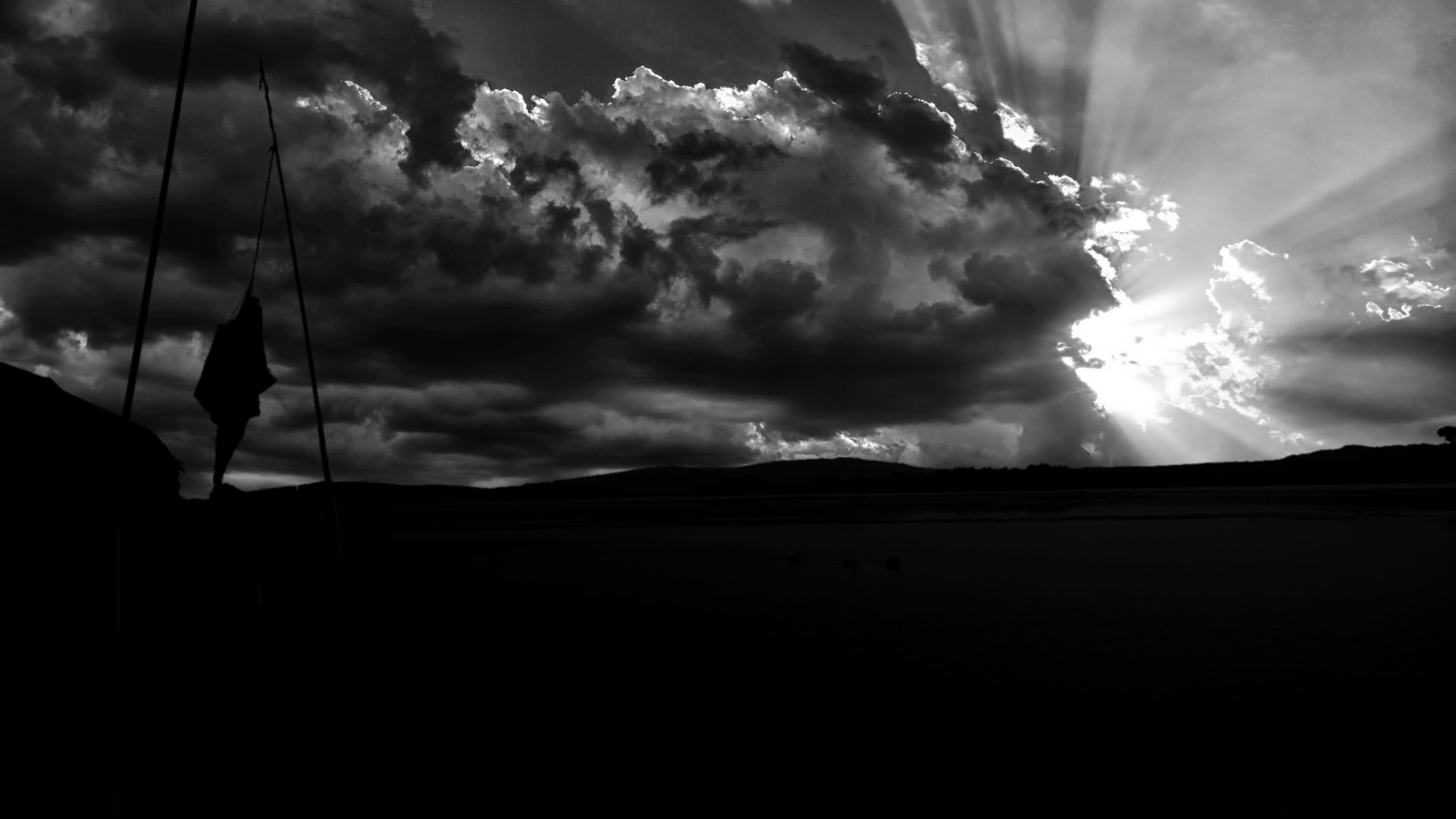 IMG_20170903_165821-bw-silhouette-bay-storm-night-#200.jpg