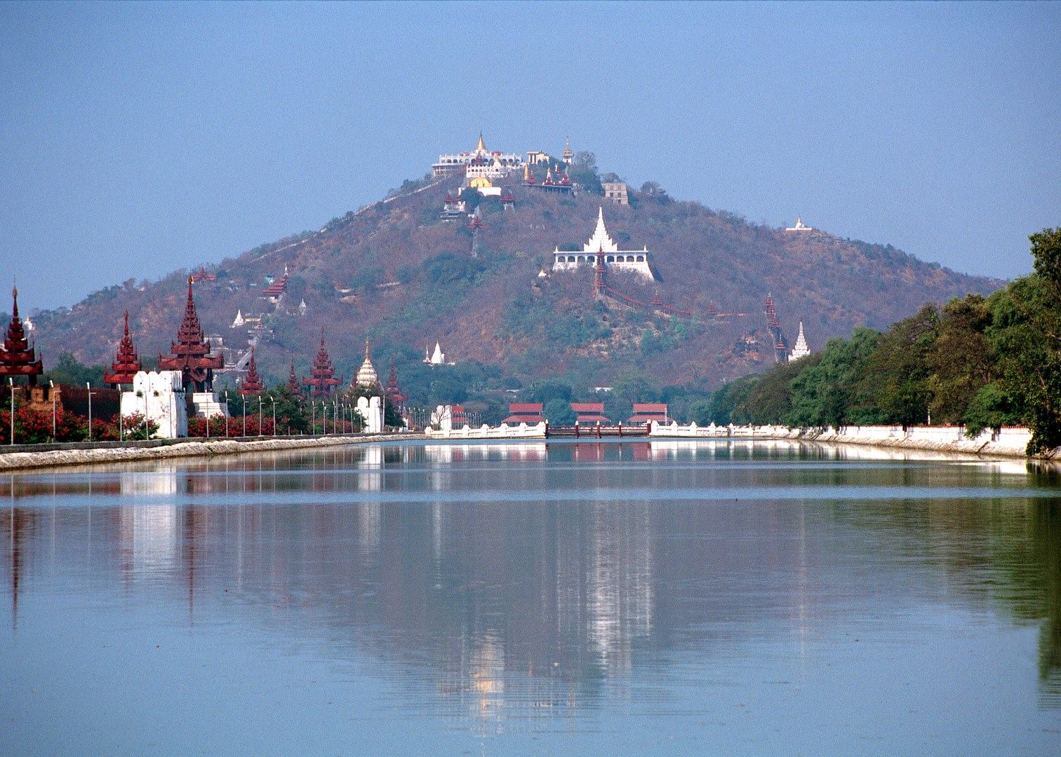 ve-tham-quan-Mandalay.jpg