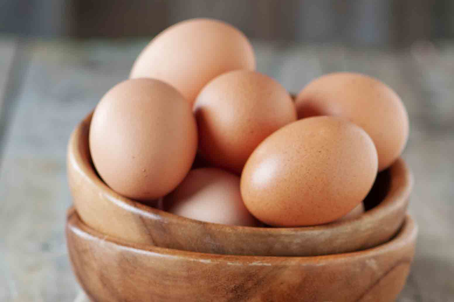 Яйцо куриное. Аппетитные куриные яйца. Гладкие яйца. Приснились куриные яйца. Сон яйцо вареное к чему снится