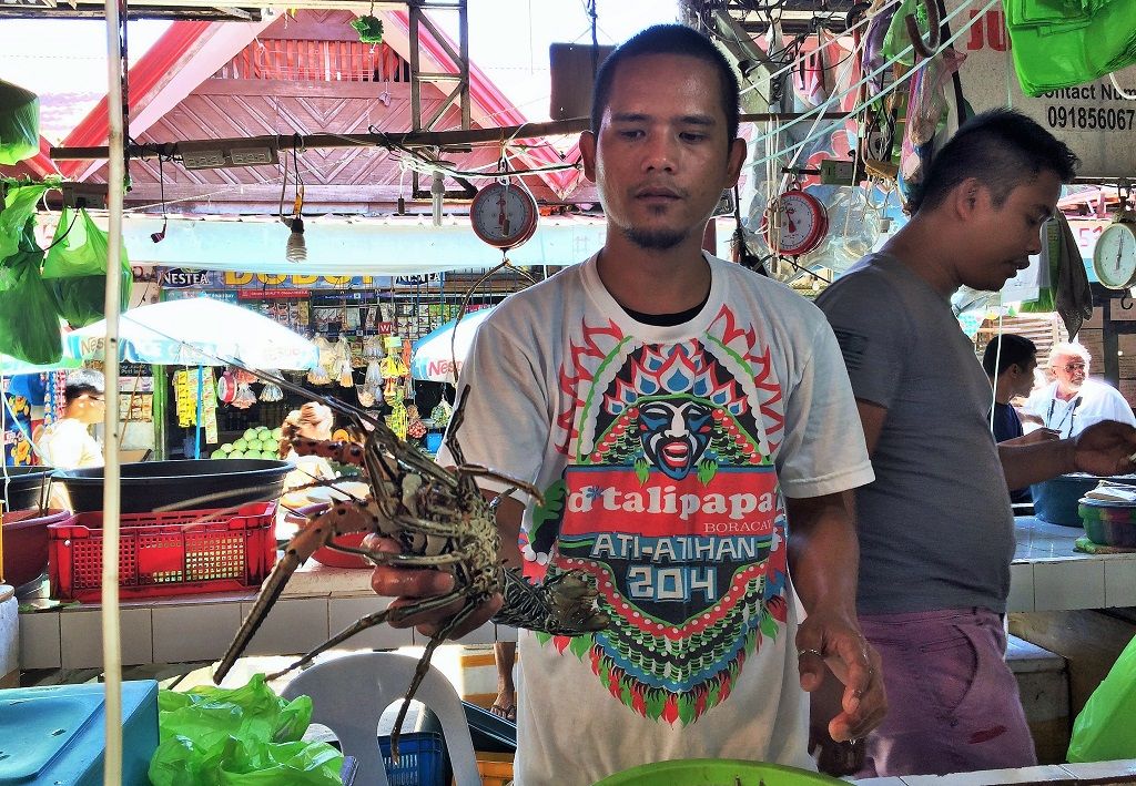 DTalipapa-lobster-vendor.jpg