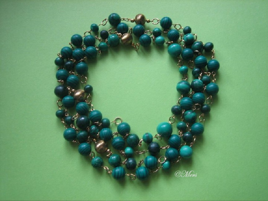 malachite necklace.jpg